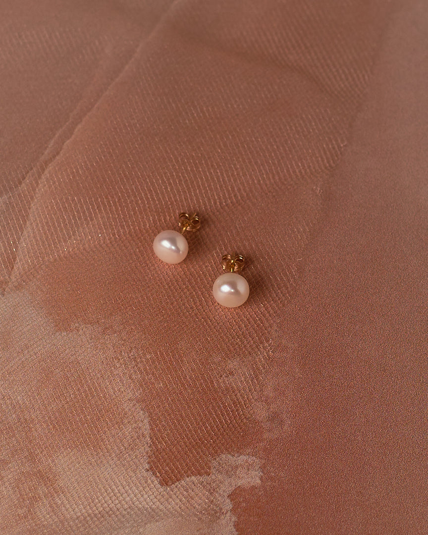 Luster Pearl Studs